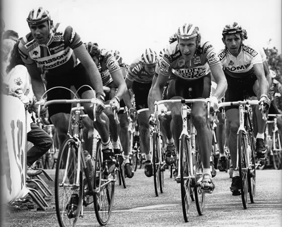 Touretappe 1988 – Maarten Ducrot in het midden. Geheel links Theo de Rooij en rechts Steven Rooks